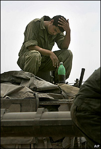 Một người lính Israel