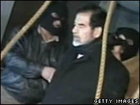 Imagem de vídeo de execução de Saddam Hussein