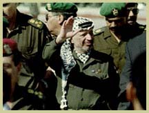 İşgal topraklarına dönen Arafat'ı coşkulu bir kalabalık karşıladı.