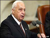O primeiro-ministro Ariel Sharon
