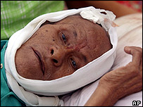 مجروح زلزله در انتظار کمک