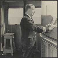 Caiptean Iain Dòmhnallach