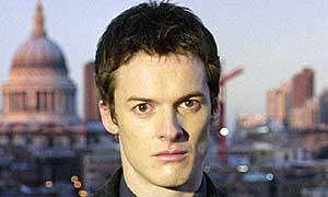 Del Synnott as DC Alan Carter