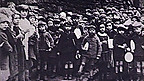 Plant y cymoedd yn y 1930au.
