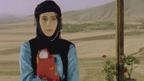 رعنا آزادی ور در نمایی از فیلم خاک آشنا ساخته بهمن فرمان آرا