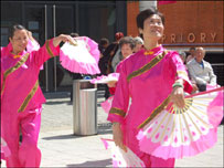 A fan dance in Priory Place