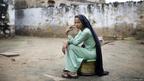 Pameran tentang kehidupan anak perempuan di India