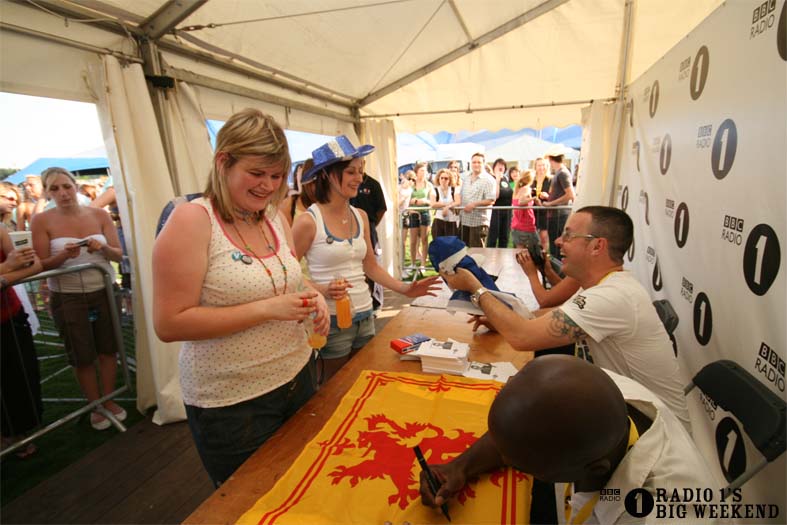 Signing sessions with Judge Jules