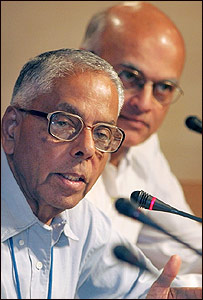 Indian National Security Advisor, MK Narayanan and Defence Secretary Vijay Singh