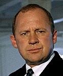 Peter Firth (Harry Pearce)