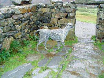 Cerflun o Gelert