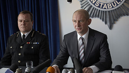 Ian Hart (Detective Chief Superintendent Stewart Gull)