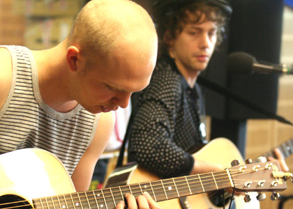 Crank up your tank with Razorlight