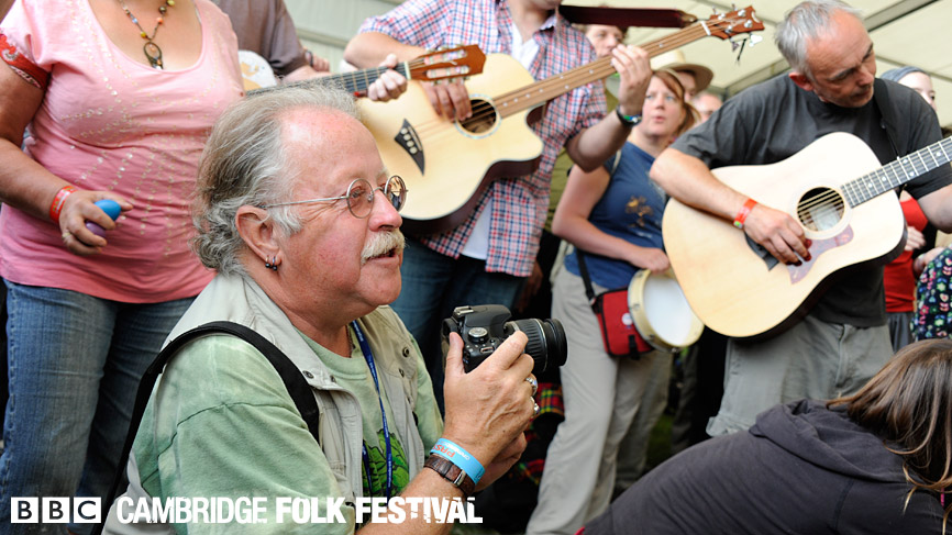 Radio 2's folk show presenter Mike Harding was in the crowd to support, and take pictures of course!