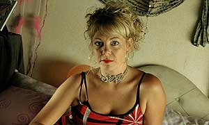 Nicki is played by Nicola Reynolds