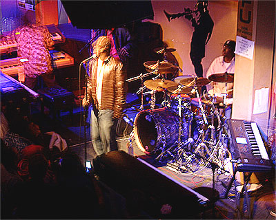 Dwele