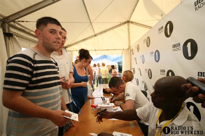 Signing sessions with Judge Jules