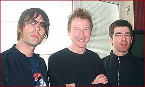 Gary flanked by Noel and Liam