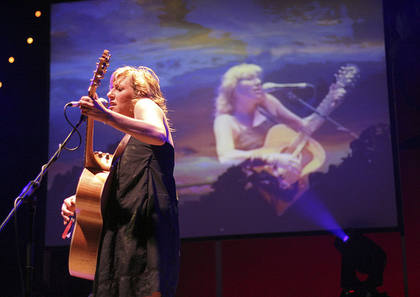 Martha Wainwright onstage at Summer Sundae