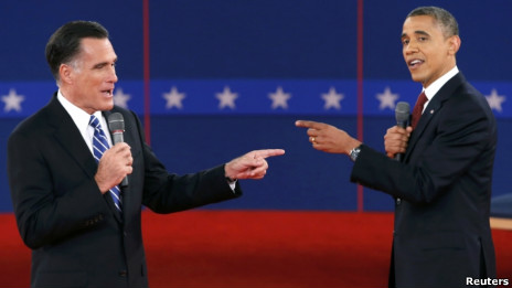 Hai ứng viên Romney và Obama trên sân khấu