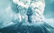 Mt St Helens erupts photo: Austin Post/USGS