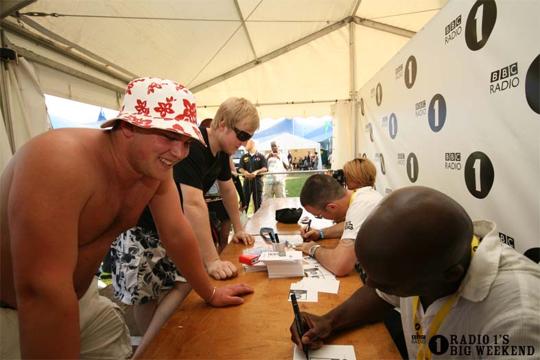 Signing sessions with Judge Jules