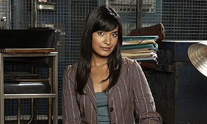 Dr Eve Walker, played by Shelley Conn
