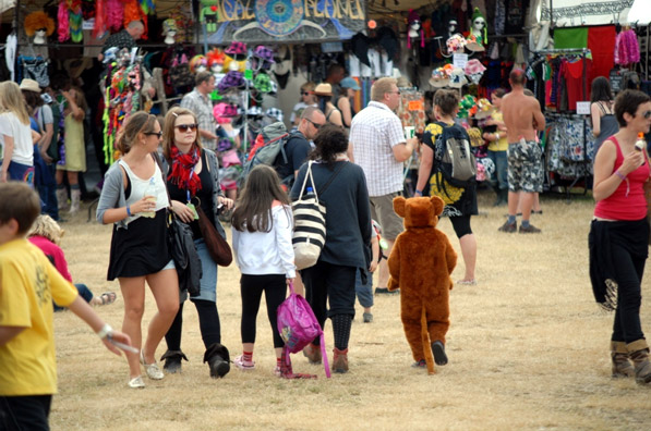 crowd1.jpg
