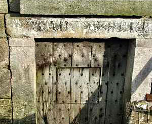 Entrance to tread wheel