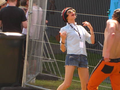 Tabitha throws some shapes