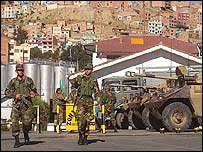 Tanques foram levados para proteger palácio presidencial