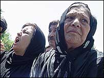 مادر زهرا کاظمی و شيرين عبادی وکيل خانواده کاظمی