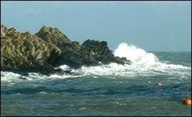 Crashing waves in Polperro