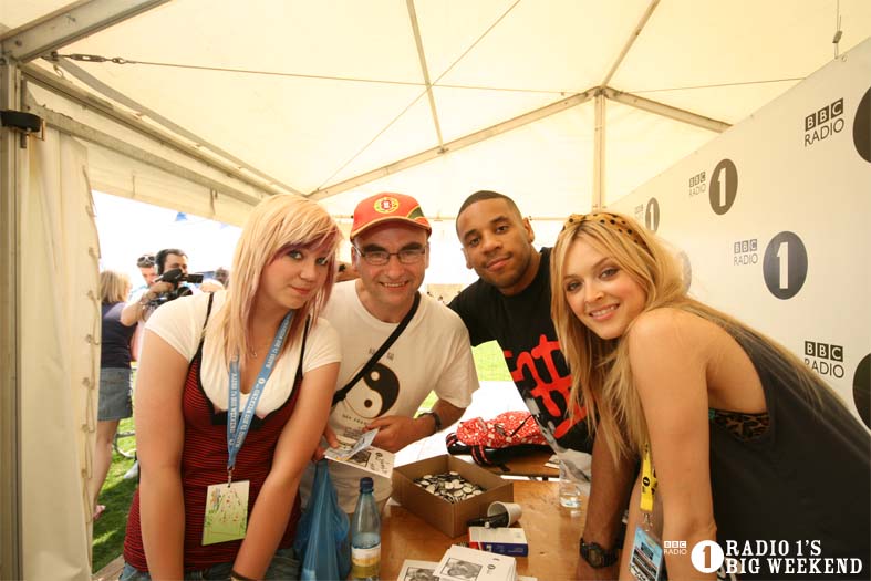 Signing sessions with Fearne and Reggie