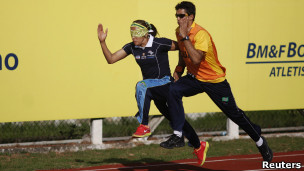 عداءة كفيفة