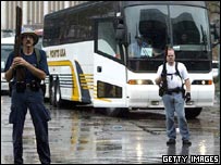 Soldados armados estão patrulhando Nova Orleans