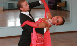 Julia Akropiridze and Ilyia Sydorenko dance for Ukraine