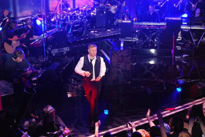 Gary soaks up the atmosphere of Shephers Bush Empire