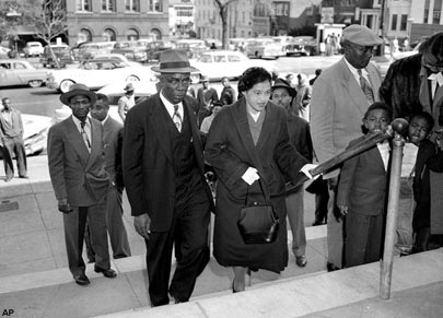 Rosa Parks arriving at court
