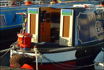 Narrow boat