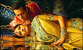 Salman Khan and Sneha Ullal in Lucky