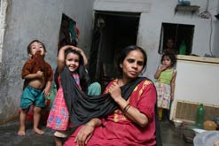Shabana who is nine months pregnant. Photo: UNICEF/2007/Anita Khemka