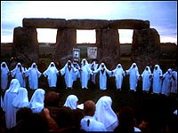 Derwyddon yn Stonehenge Derwyddon yn Stonehenge