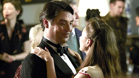 Nathaniel Parker and Summer Strallen in Land Girls