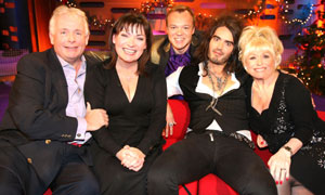 The Graham Norton Christmas Show: (L-R) Christopher Biggins, Lorraine Kelly, Graham Norton, Russell Brand and Barbara Windsor