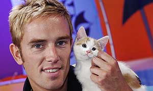 Blue Peter presenter Simon Thomas with the new kitten