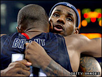 Bryant e James
