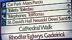 Arwyddion Ffyrdd Dwyieithog