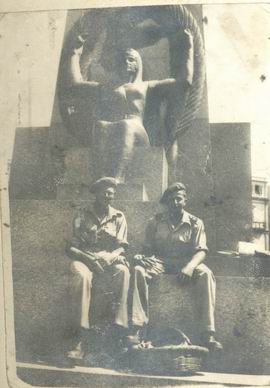 Bob Dunne and Ron in Rameses Square, complete with bananas!