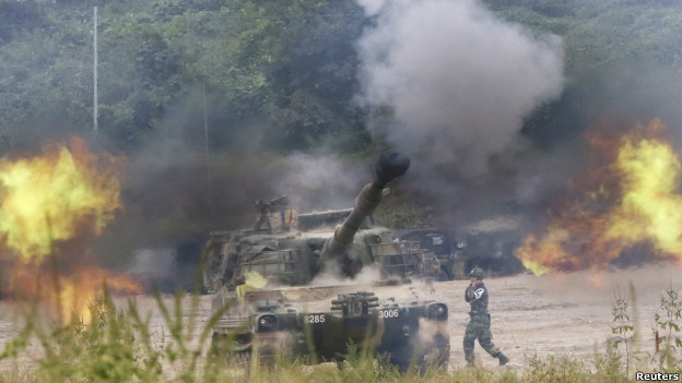 韓軍炮火演習